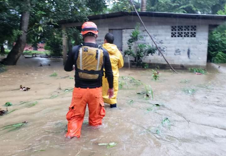 Lluvias causan inundaciones en Veraguas, Herrera y Coclé (Videos)