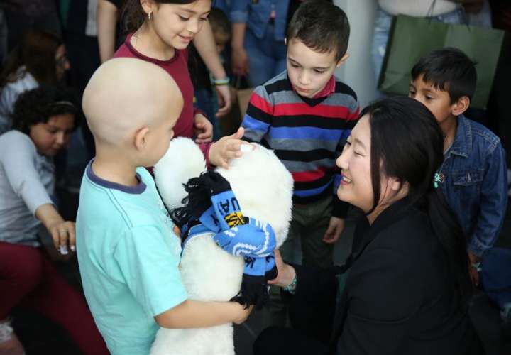 Robot japonés, la nueva mascota de niños enfermos de cáncer en Uruguay