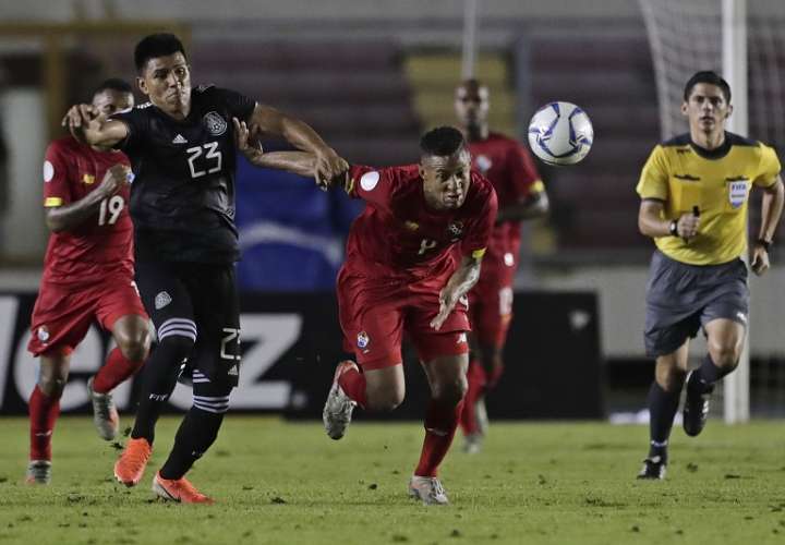 Panamá cae de local 1-0 contra México en los primeros 45 minutos