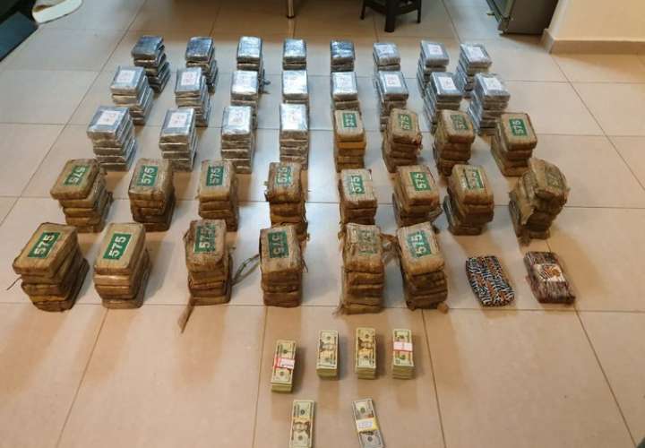 Operación "México" logra decomiso de 192 paquetes de droga y más de $52 mil
