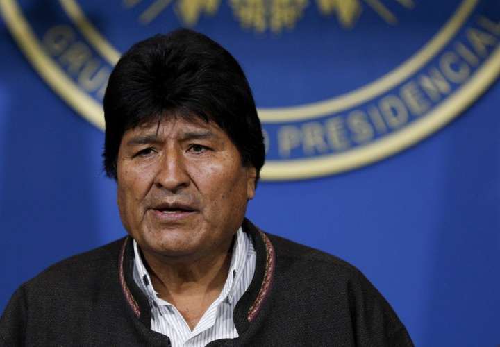 Morales señala que única salida a crisis en Bolivia es una reunión nacional