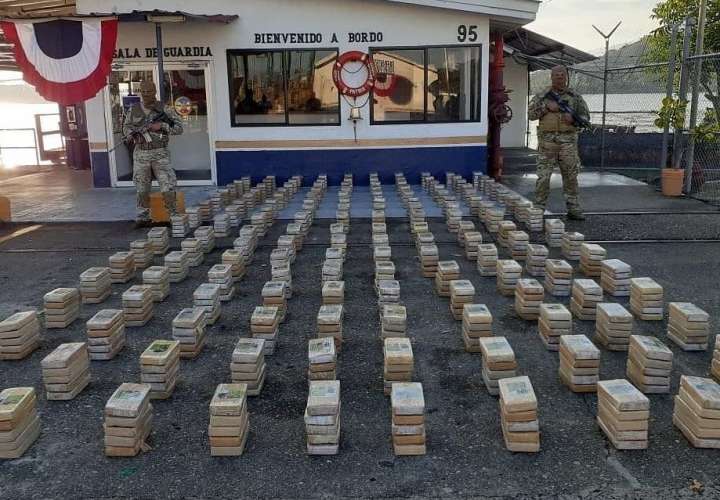 Sacan 800 paquetes de droga de dos embarcaciones en Chepo [Video]