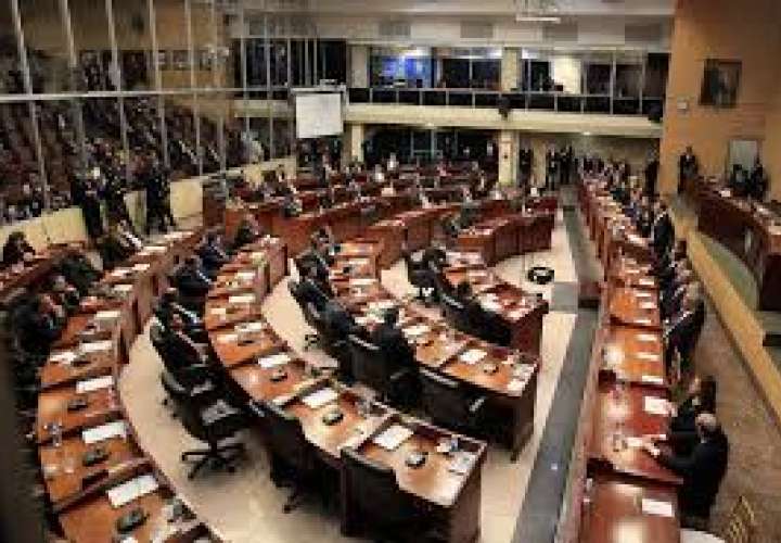 El reto de la reforma constitucional desborda al Parlamento 