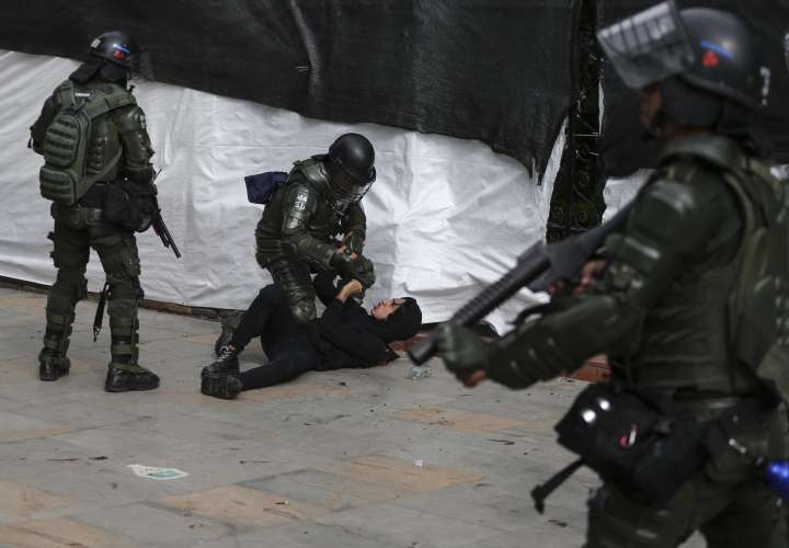 Autoridades mantienen presencia del Ejército en calles de Bogotá por desmanes