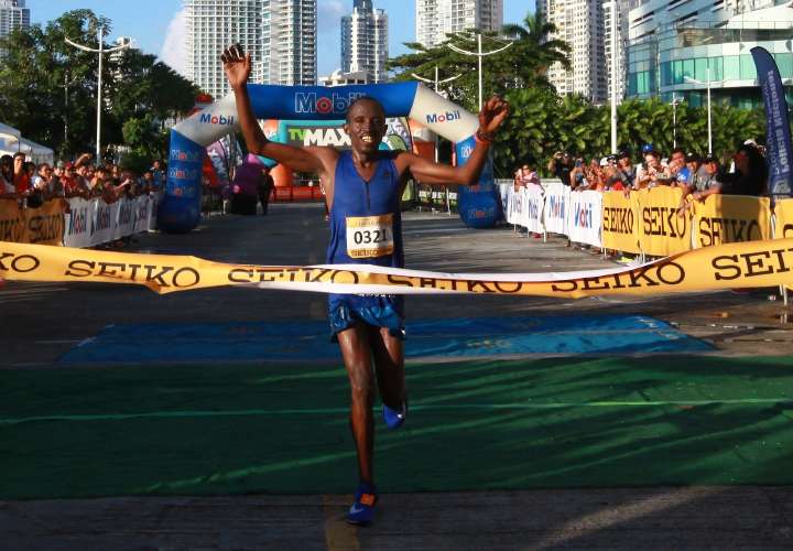 Kenianos barren en la edición 43 de la Maratón Ciudad de Panamá