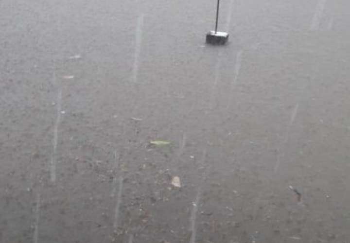 Inundaciones en Panamá Este por fuerte lluvia [Video]
