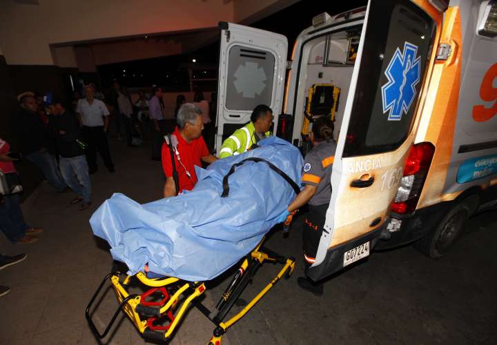 Tres docentes heridos deja choque frontal en Las Cumbres