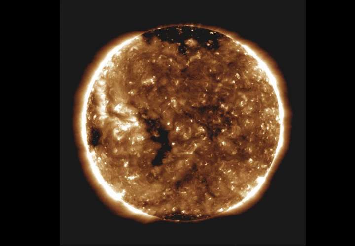 Develan nuevos misterios encontrados dentro de la corona del Sol (Video)