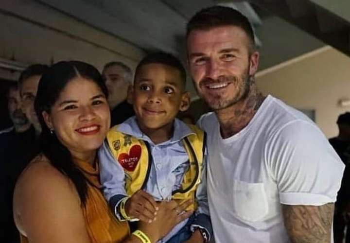 David Beckham conoció al Niño Símbolo de la Teletón