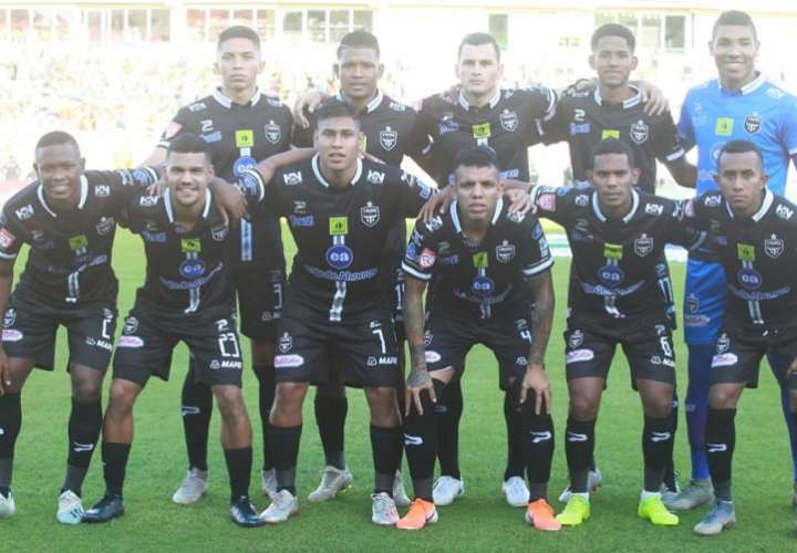 Tauro vence a Costa del Este y consigue su título 15 en el fútbol panameño