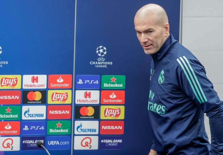Zinedine Zidane  durante la rueda de prensa. Foto:EFE