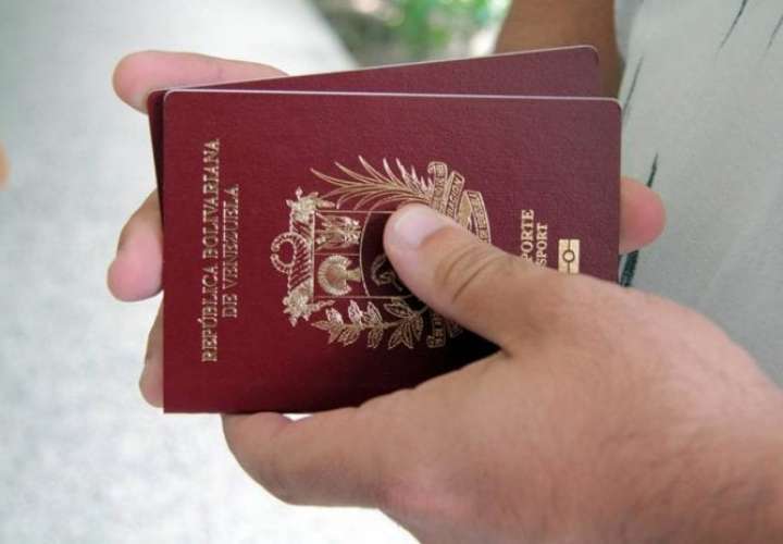 Gobierno prorroga vigencia de pasaportes de venezolanos 