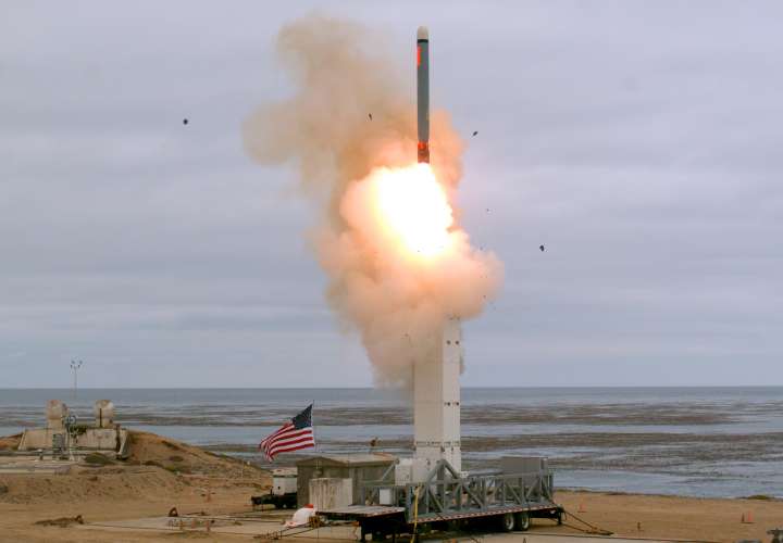 El Pentágono prueba misil balístico que estaba prohibido
