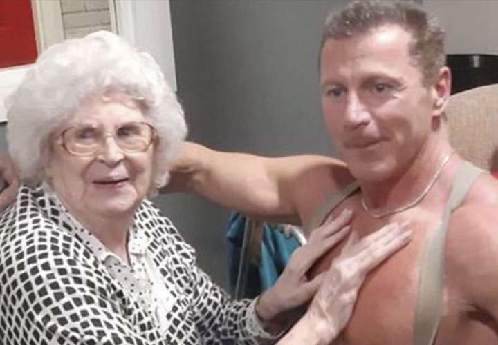 Una abuelita de 89 años pidió un stripper como regalo de Navidad