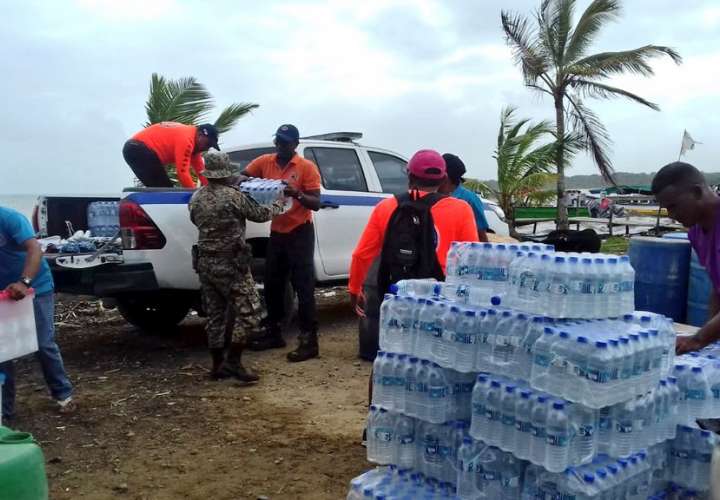 Llevan ayuda humanitaria a comunidades afectadas por mal tiempo en Guna Yala
