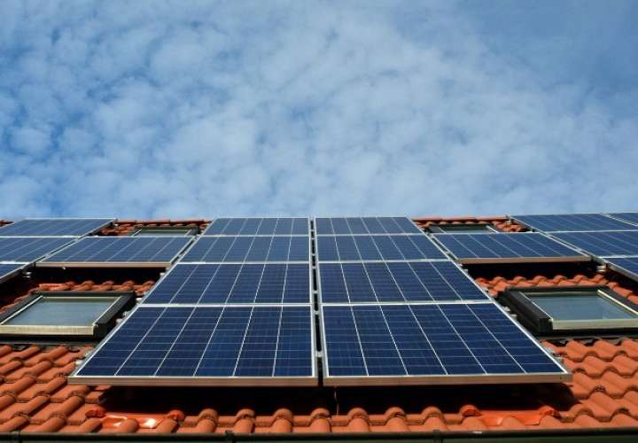 Energía fotovoltaica continúa siendo poco asequible para el público 