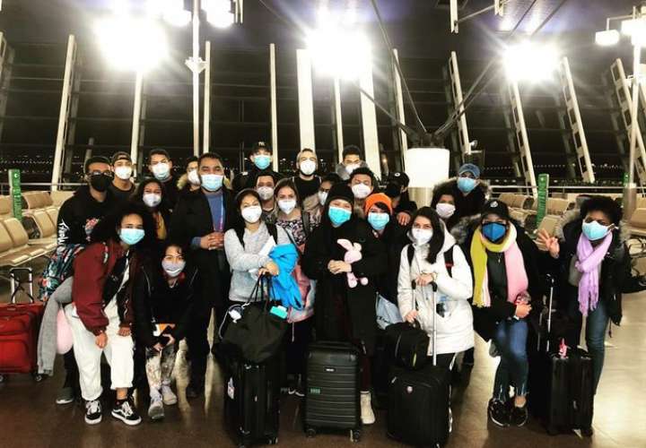 Panameños que estudian en China retorna a su tierrita por el coronavirus