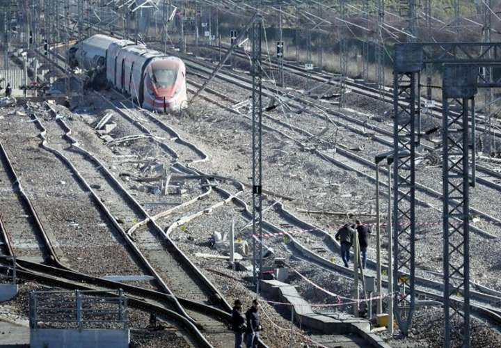 Tren descarrila en Italia dejando dos muertos y 27 heridos (Video)