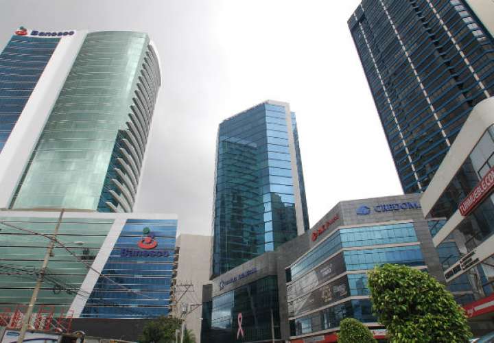 FITCH mantiene calificación y grado de inversión de Panamá