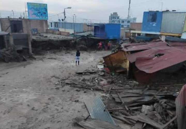 Aludes e inundaciones dejan al menos 4 muertos y 20 heridos en el sur de Perú