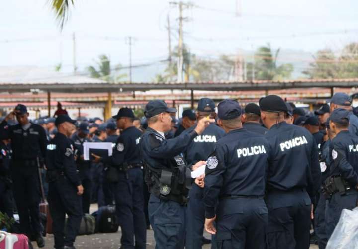 Más de 1,000 policías custodian fiesta cartestolenda en Colón