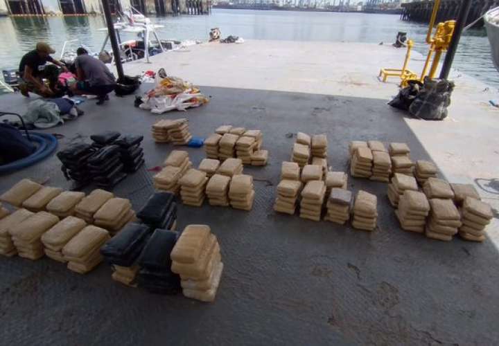 Caen colombianos y panameño con 284 paquetes de droga en Punta Coco