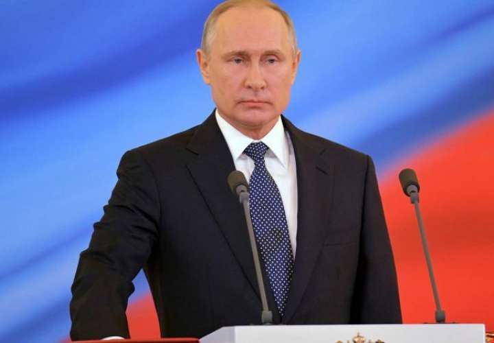 Putin incluye a Dios y el matrimonio heterosexual en la Constitución rusa