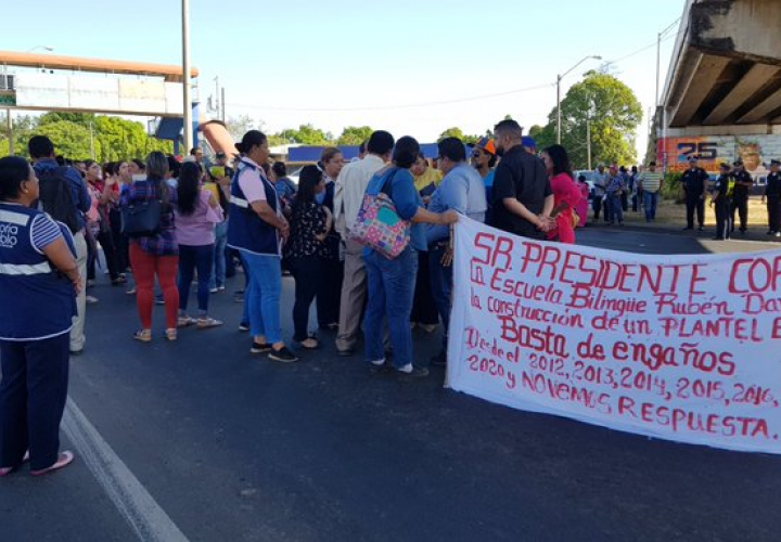   Cierres de calles y paros en varias escuelas del interior y la ciudad