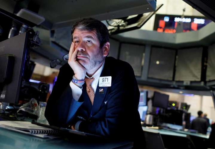 Wall Street mantiene ganancias moderadas en su rebote y el Dow sube un 3,16 %