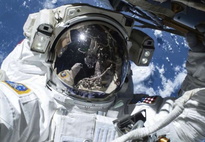 Cuarentena para astronautas: riesgos biológicos de viajar a la Luna y Marte