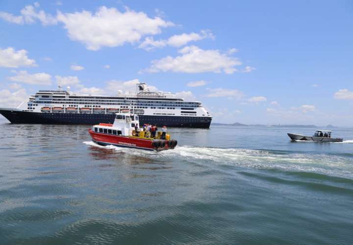 4 muertos de COVID19 en crucero anclado en costas de Panamá 