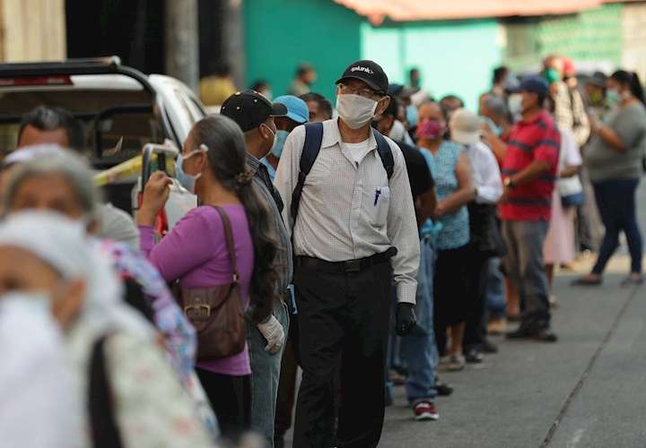 Panamá alcanza los 2,100 casos positivos de COVID-19 con 55  muertes