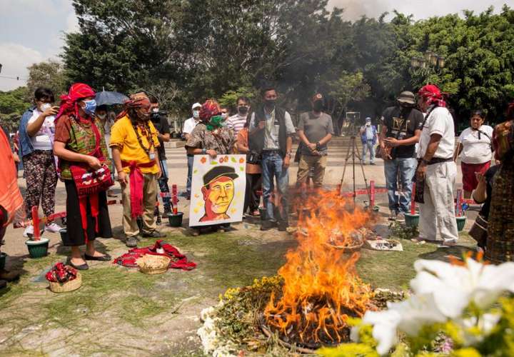 Guías espirituales guatemaltecos claman justicia por naturista quemado vivo
