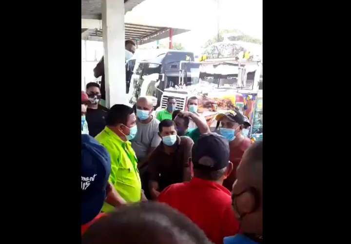 Transportistas de Panamá Este se quejan por multas y falta de apoyo