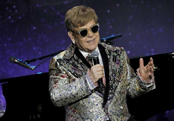  La expareja de Elton John presenta una medida legal contra el cantante