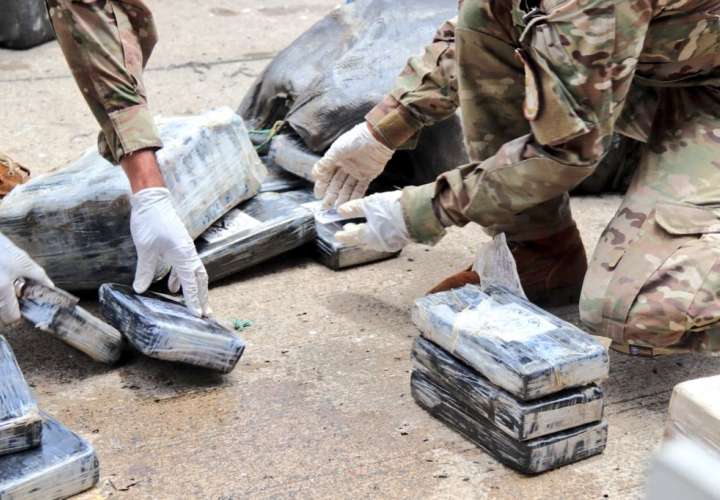 Caen dos colombianos transportando más de 400 paquetes de droga en Isla San José