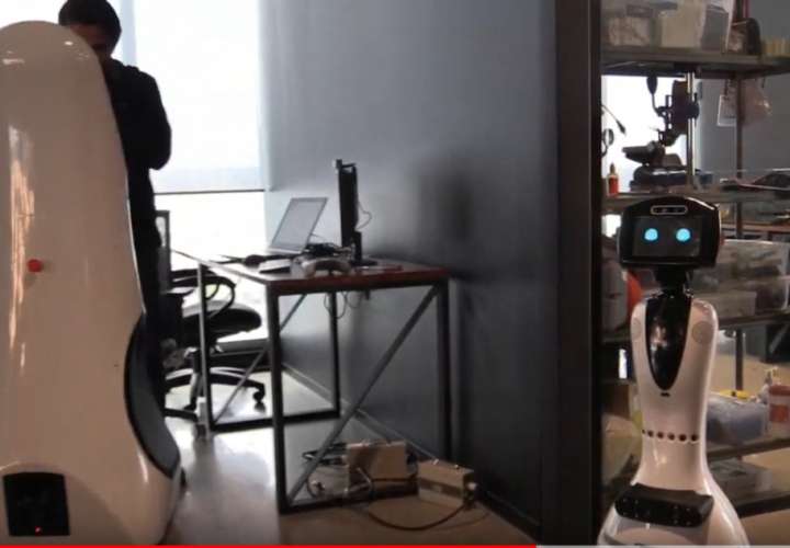 Robot es la nueva herramienta para diagnosticar coronavirus (Videos)