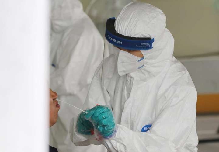 Se propaga en Corea del Sur cepa de coronavirus 6 veces más infecciosa