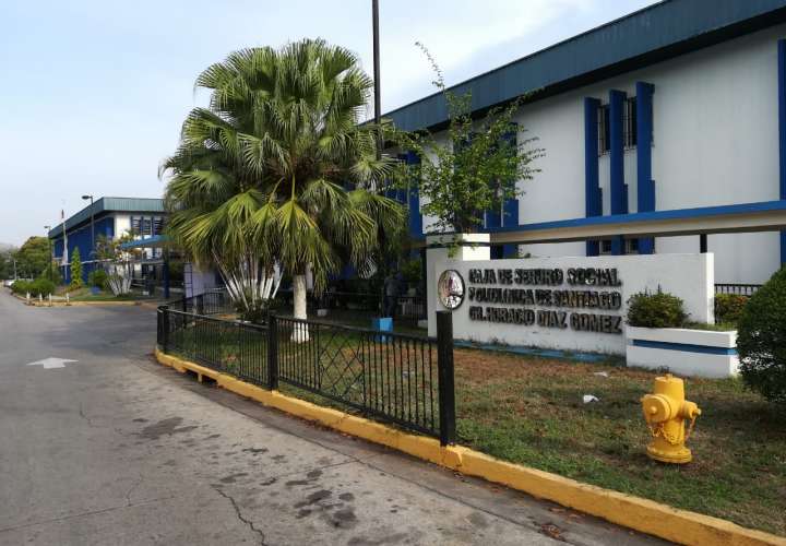 Suspenden servicio de farmacia en policlínica de Santiago por caso de Covid-19