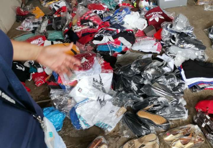 Decomisan piezas de vestir y mascarillas de contrabando en Chiriquí