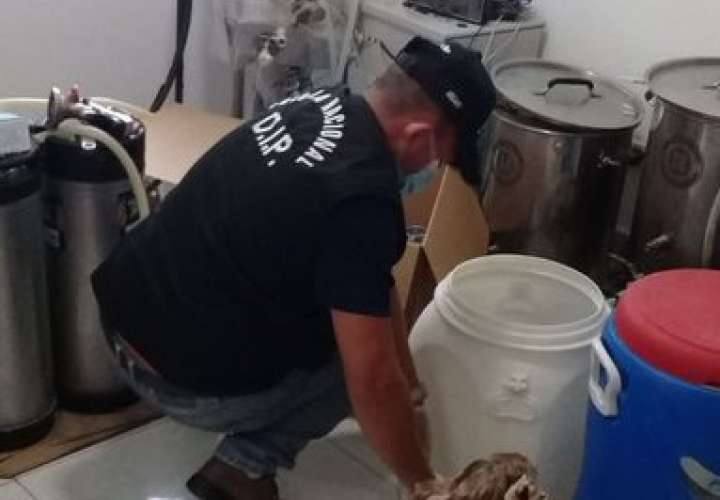 Desmantelan fábrica clandestina de cervezas en Carrasquilla