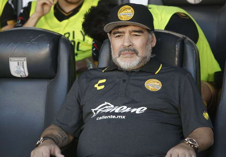 Maradona sonríe por vuelta de los entrenamientos
