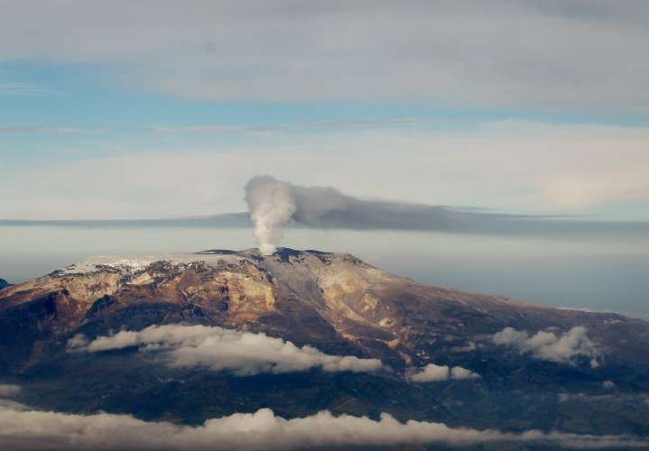 Volcán Nevado del Ruíz registra actividad sísmica
