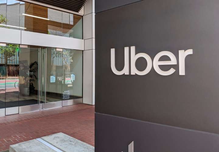 Juez de EE.UU. obliga a Uber a clasificar a sus conductores como empleados
