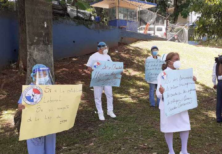 Enfermeras exigen pagos y equipo de bioseguridad 