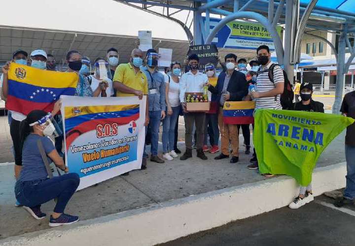 "Chamos" varados en Tocumen claman por retornar a Venezuela