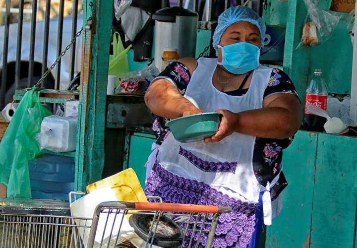  Las primeras vacunas estarían listas hacia diciembre, dice científico hondureño