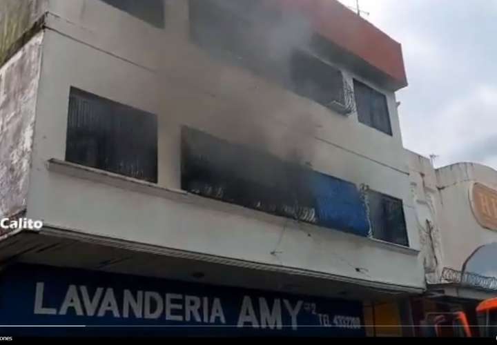 Conato de incendio en Colón: Bomberos controlar rápido la emergencia 