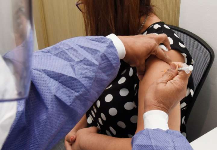 Ya aplican vacuna alemana contra el Covid-19 en Panamá
