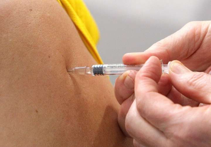 La vacuna de Oxford podría se ser aprobada para el fin de este año